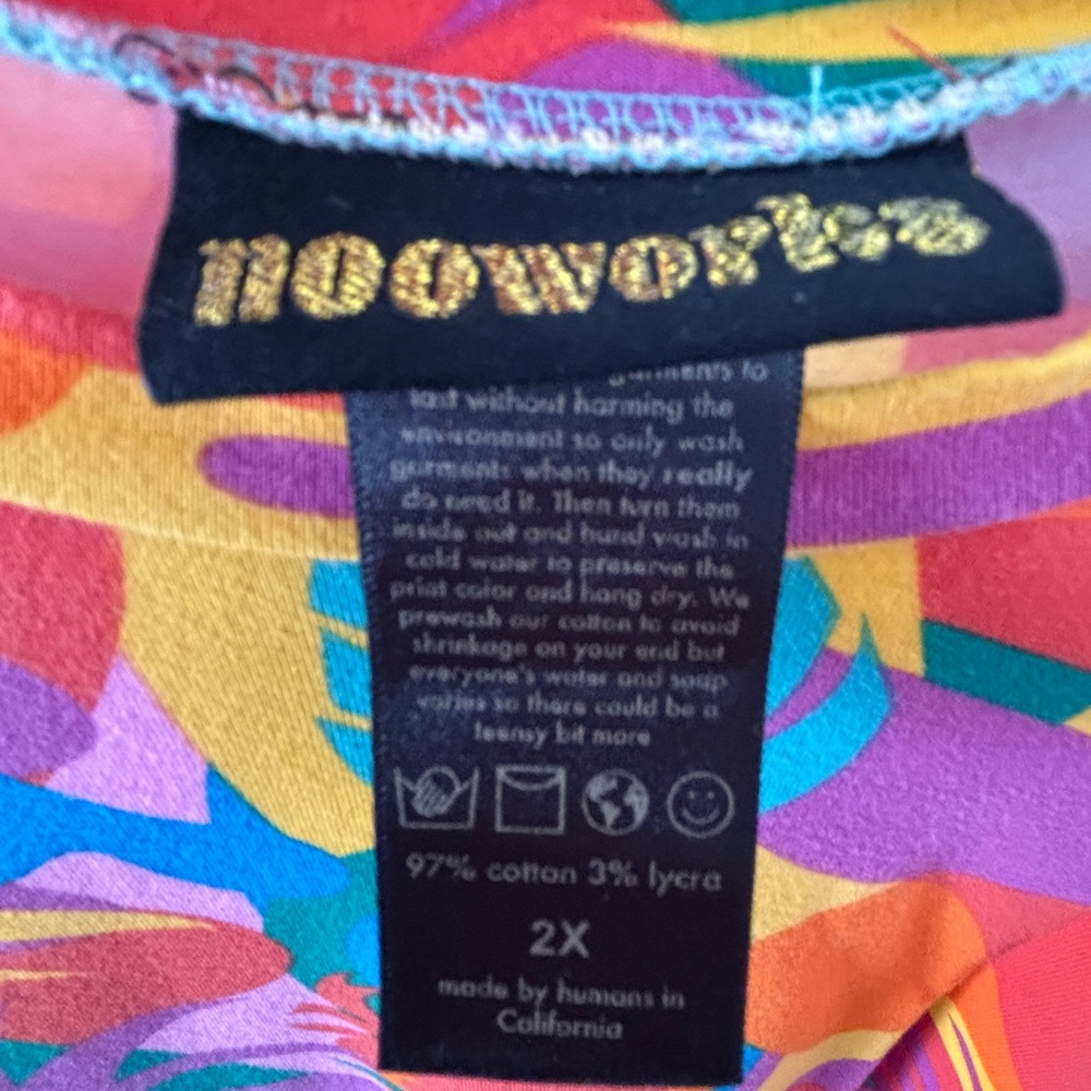 Nooworks Colorful Tropical Print Top - Picture 4 of 4